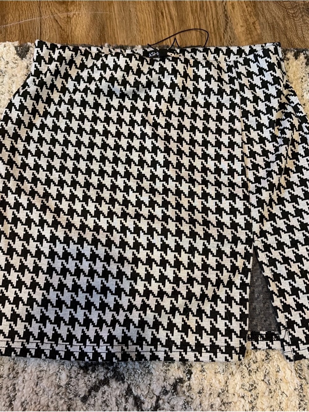 Fashion Nova Black and White Houndstooth Mini Skirt